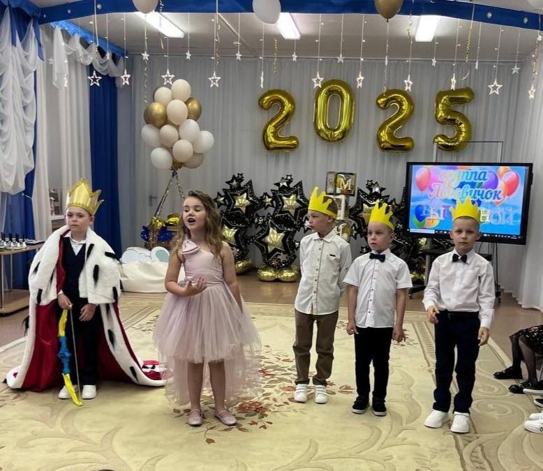 Трогательный день у наших ребят! Первый выпускной!